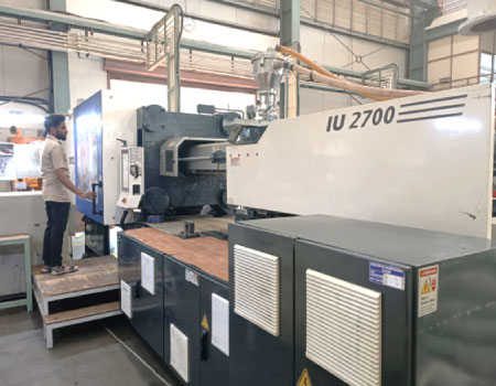 Horizontal injection moulding machine