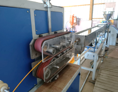 Plastic extrusion machines